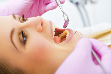 Parodontitisbehandlung in der Zahnarztpraxis Wurzen OT Burkartshain